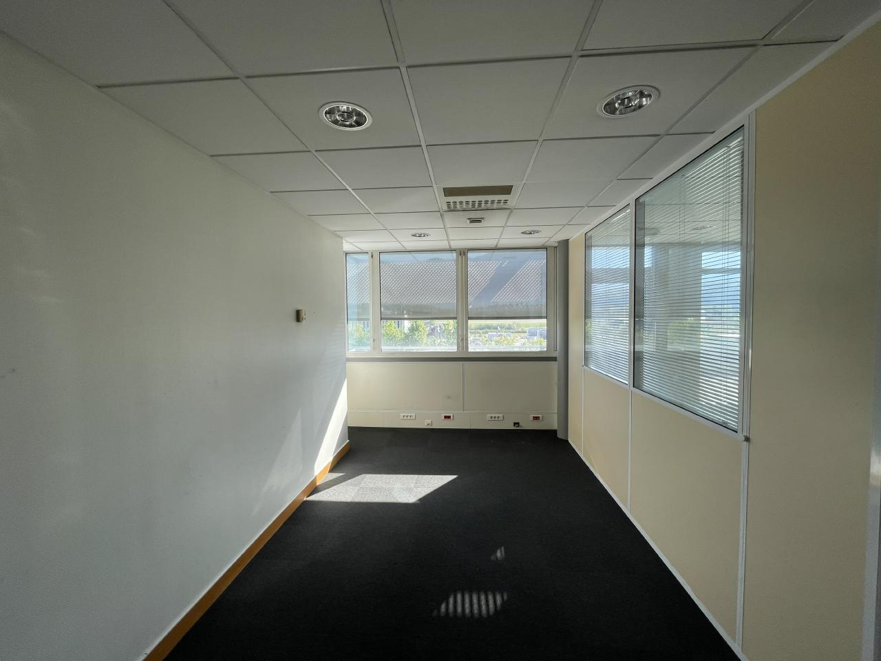 Bureau Le Bourget-du-Lac 194m² Vente bureau Le Bourget-du-Lac Savoie OVBUR2422227 1
